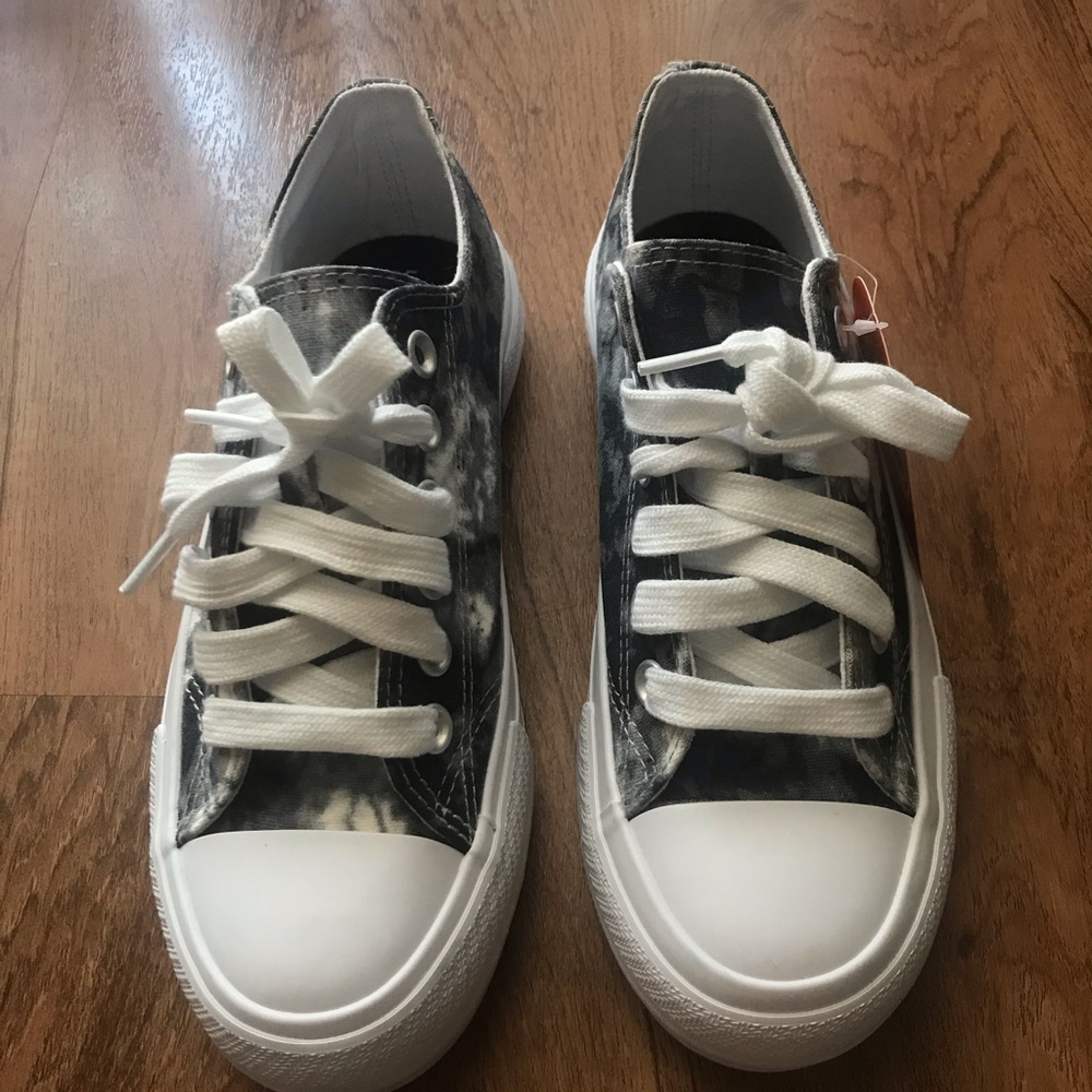 Wonder Nation Platform Canvas Sneaker - Picture 2 of 4